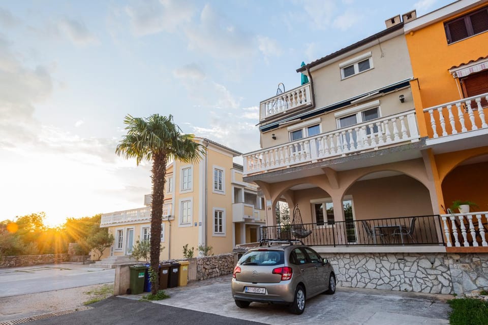 Property building, Facade/entrance, Neighbourhood, Sunset