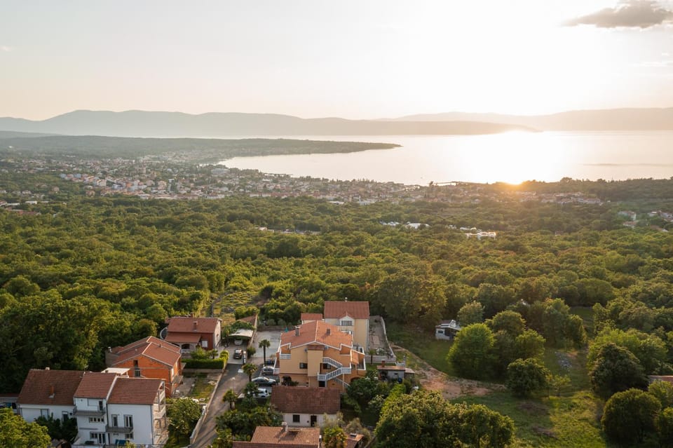 Neighbourhood, Bird's eye view, City view