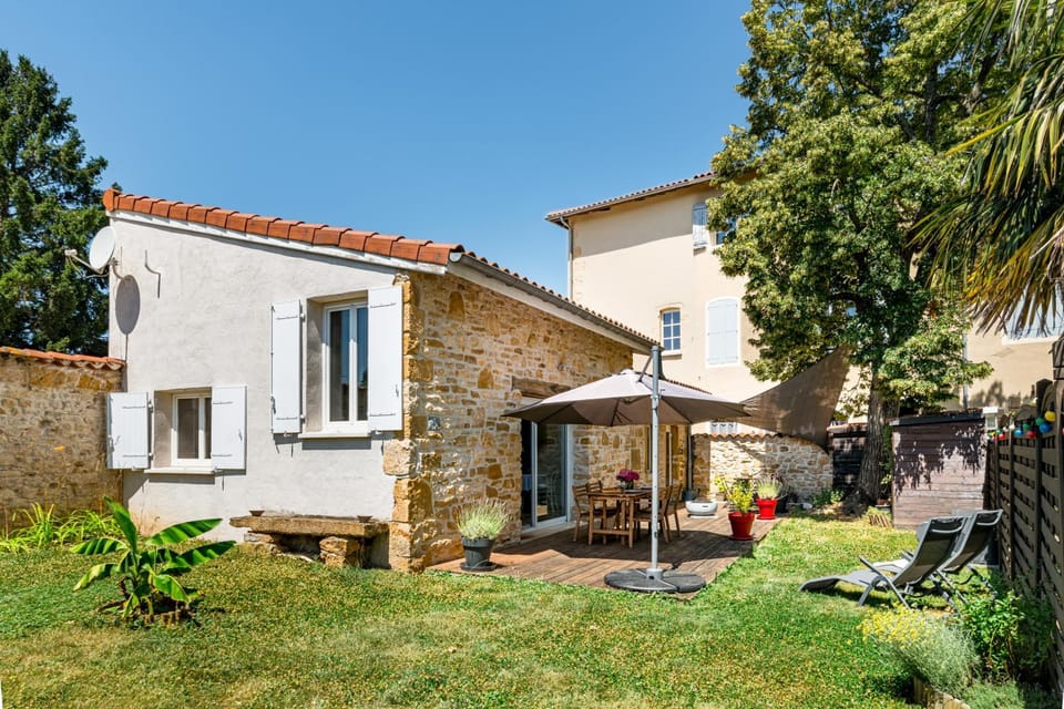 Property building, Patio, BBQ facilities, Garden, Garden, Balcony/Terrace, Garden view