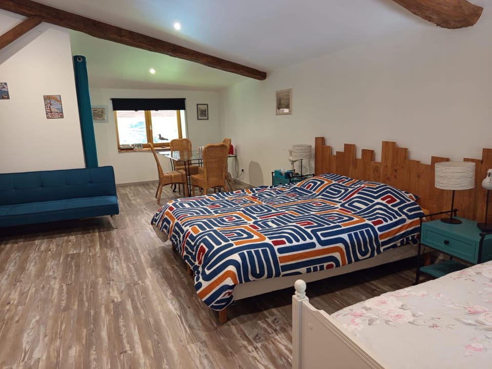 studio 2 spacieux 1à4 pers Apartment in Jura