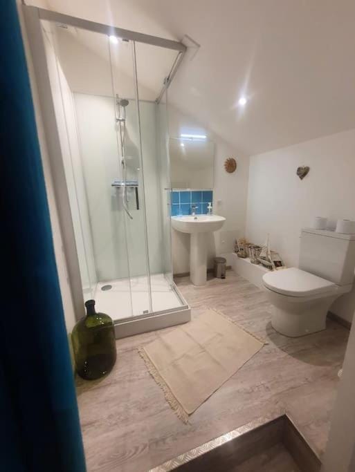 studio 2 spacieux 1à4 pers Apartment in Jura