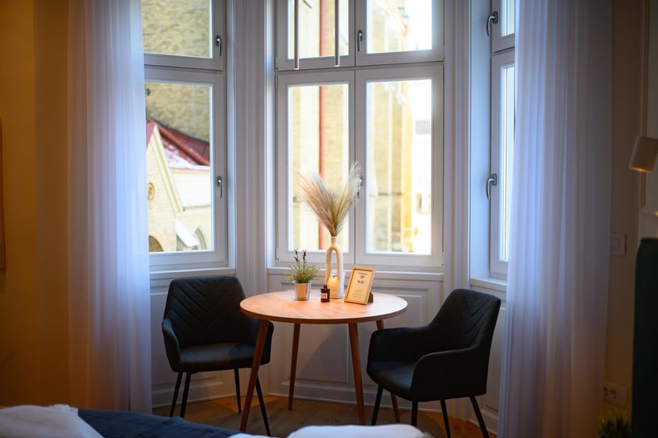 Seating area, City view