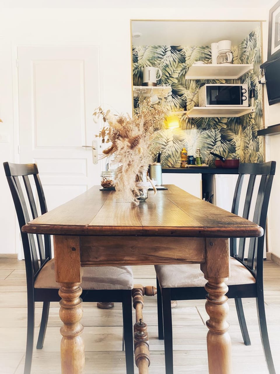 Kitchen or kitchenette, Dining area, pet friendly, stove, toaster