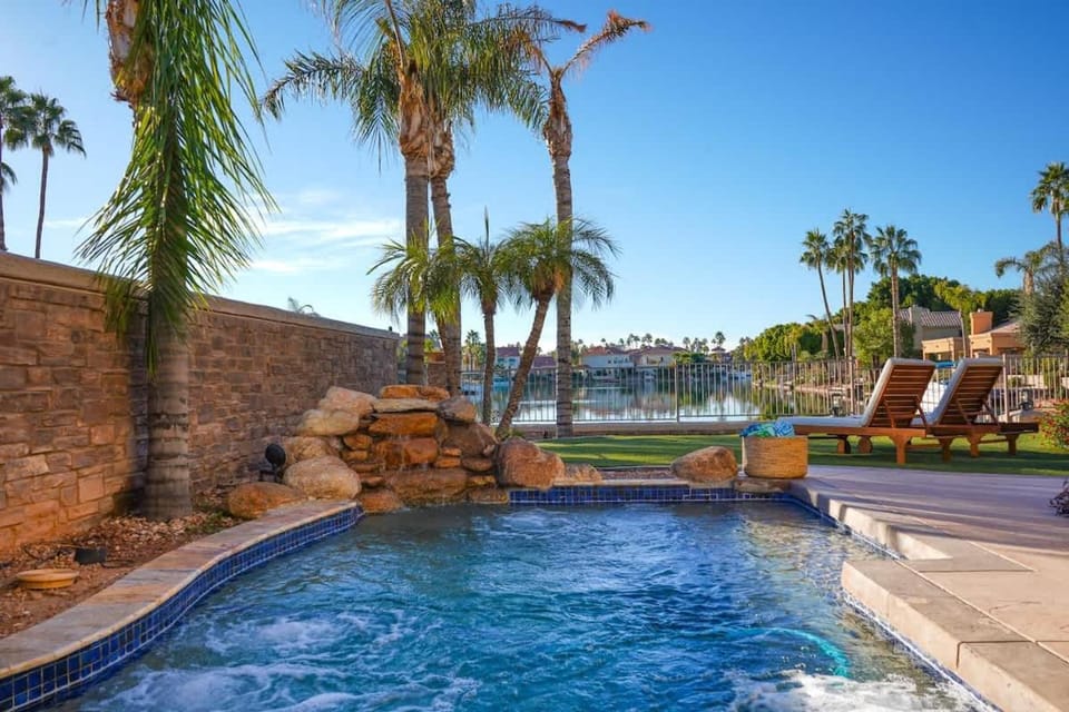 Lakeside Luxury Val Vista House in Gilbert