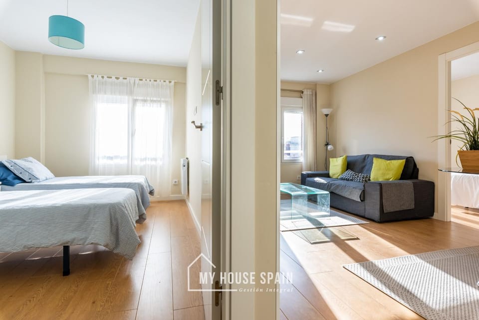 MyHouseSpain - Radiante piso junto a la playa Apartment in Gijón