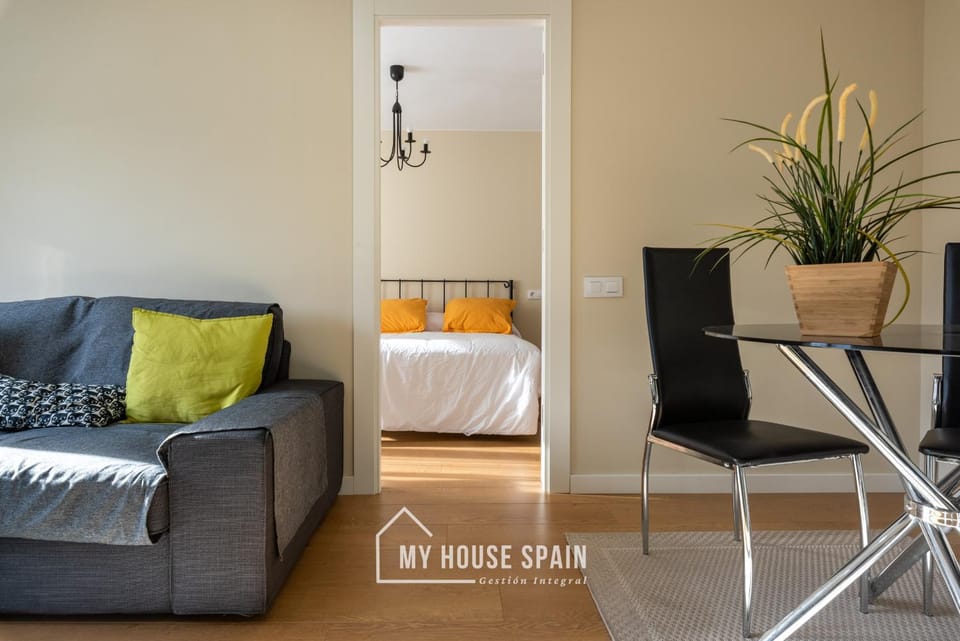 MyHouseSpain - Radiante piso junto a la playa Apartment in Gijón