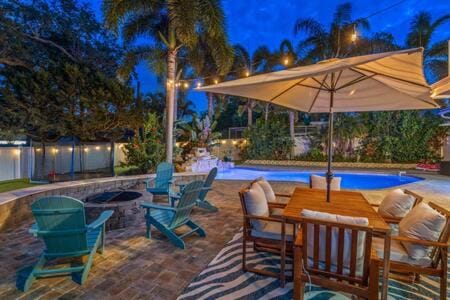 5Mins 2 Beach~HeatedPool~Trampoline~HotTub~Theater House in Largo