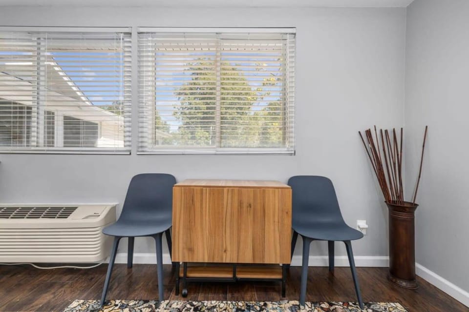 Cozy Studio in the Heart of Downtown Kimmswick Apartment in Ozark Mountains