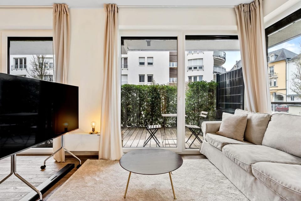 Patio, TV and multimedia, Balcony/Terrace, Living room, Seating area