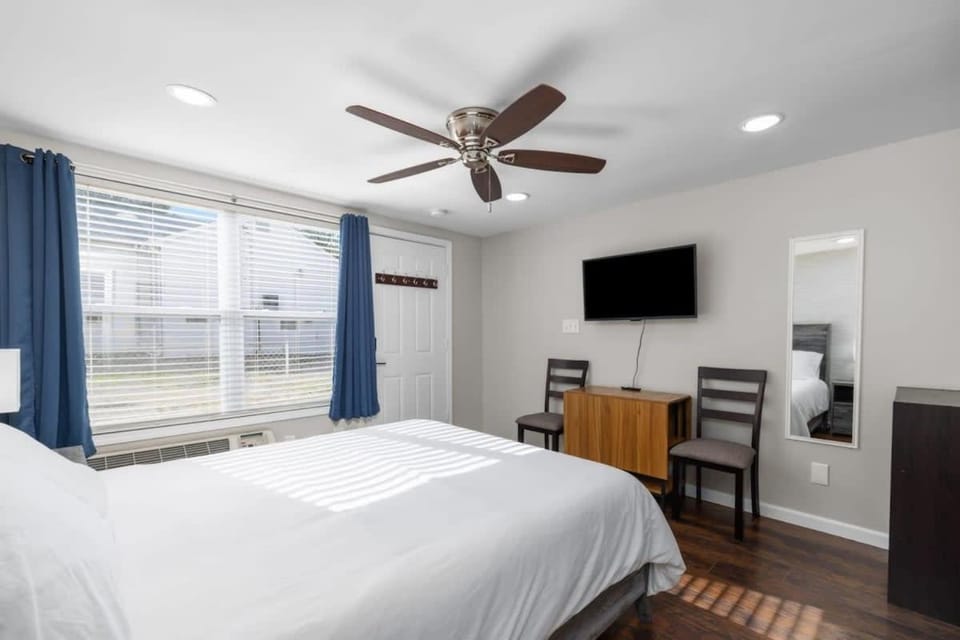 Downtown Kimmswick Room~Renovated~Prime Location House in Ozark Mountains