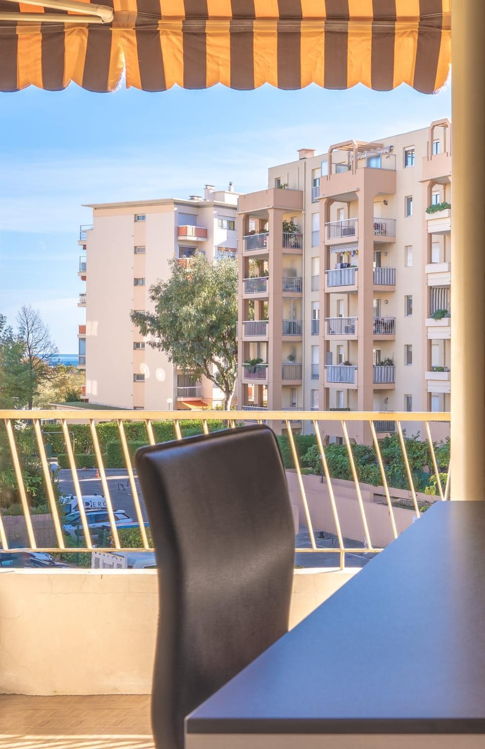 View (from property/room), Balcony/Terrace, Dining area