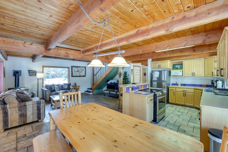 Peaceful Donnelly Retreat < 1 Mi to Lake Cascade! House in Valley County