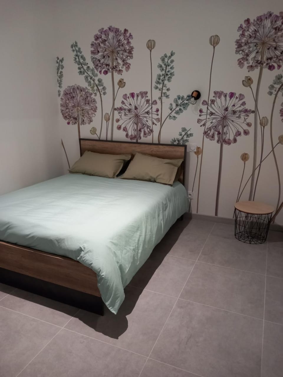 Bed, Photo of the whole room
