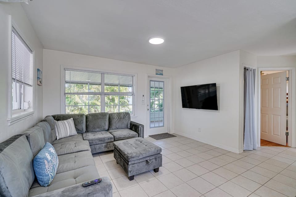 1 Mi to Boat Ramp: Bokeelia Home w/ Screened Patio House in Bokeelia