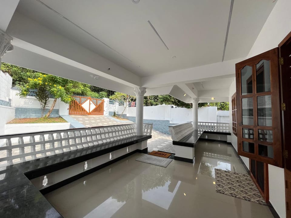 Day, Seating area