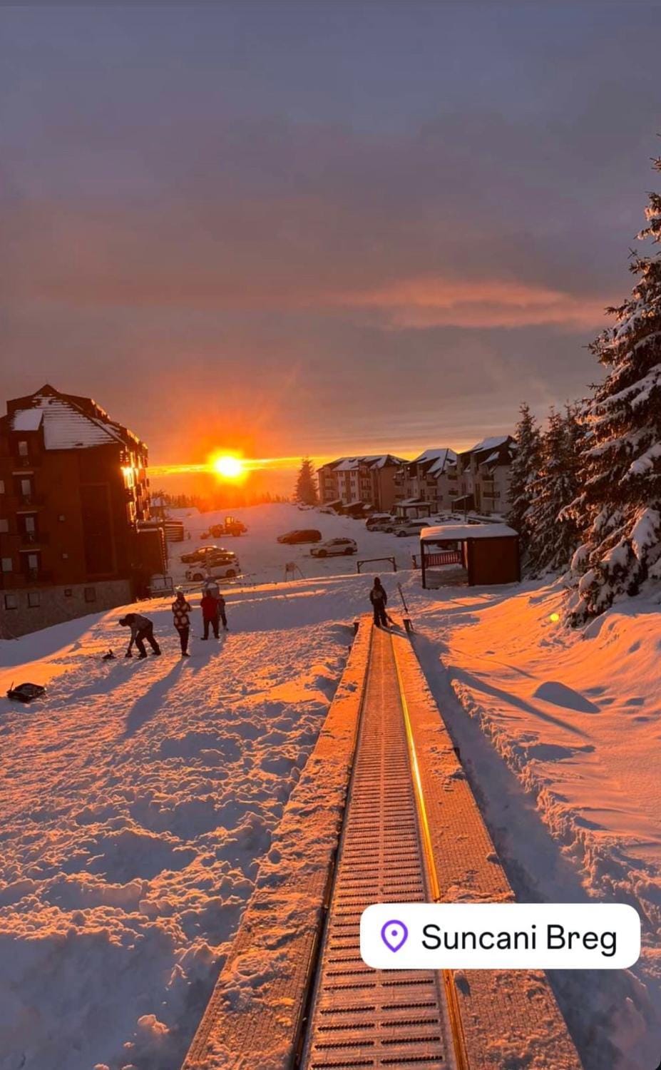 Neighbourhood, Natural landscape, Winter, Sunset