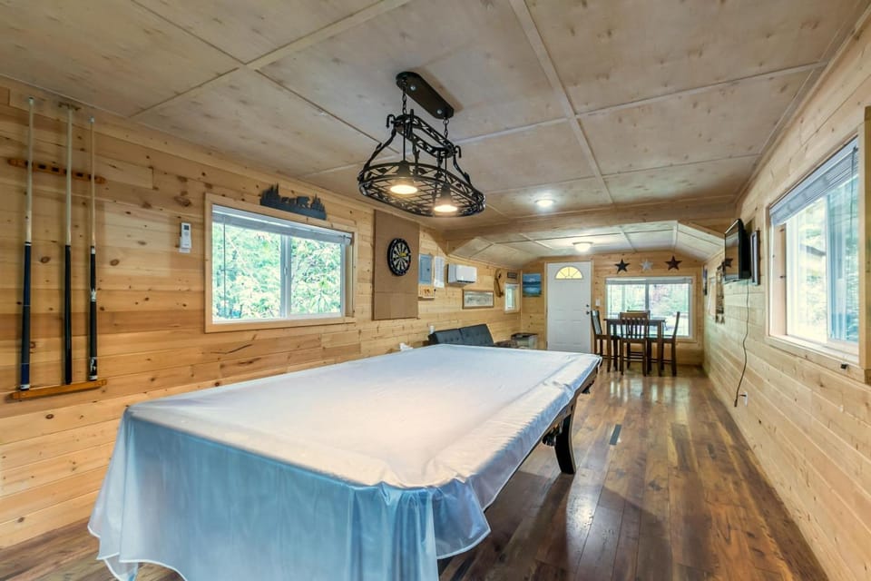 Perch - The Yellow Cabin Cabin in Washington