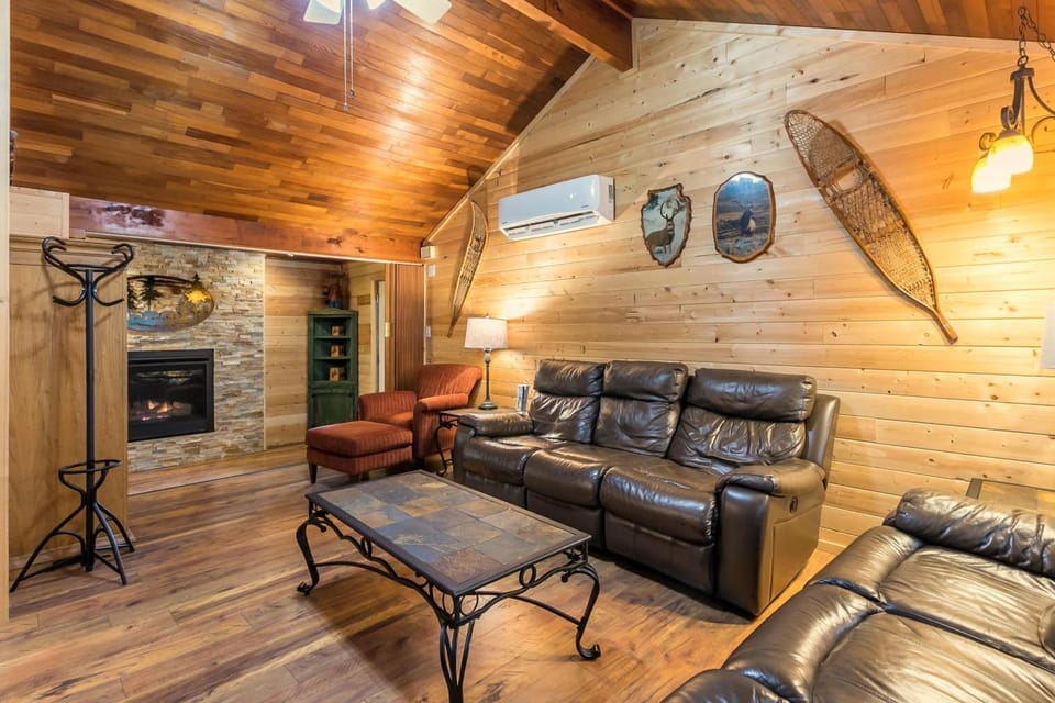 Perch - The Yellow Cabin Cabin in Washington