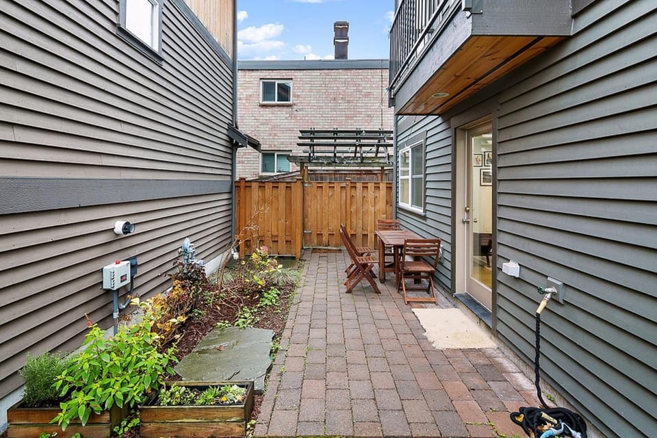 Perch - Aurora Abode House in South Lake Union