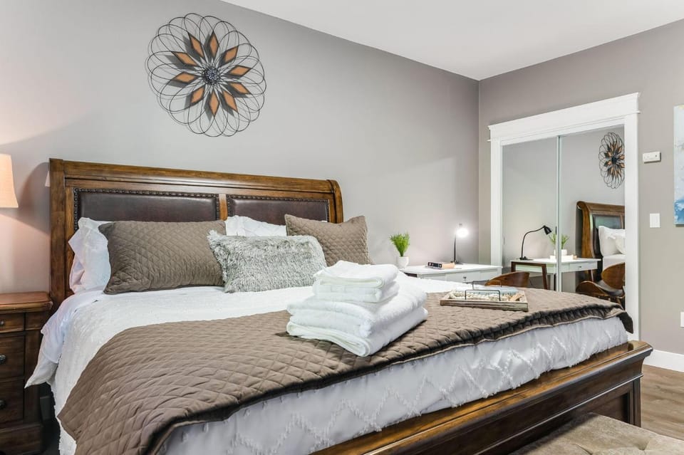 Perch - Sammamish Cottage House in Lake Sammamish