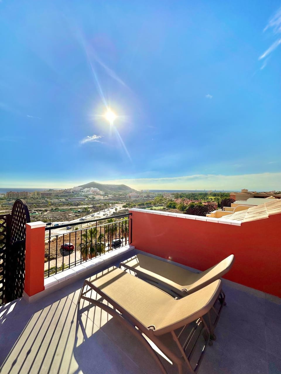 Property building, Day, View (from property/room), City view, City view, sunbed