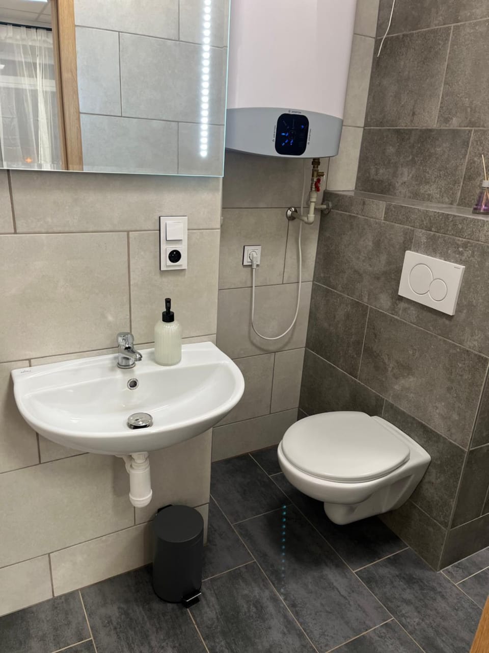 Toilet, Bathroom