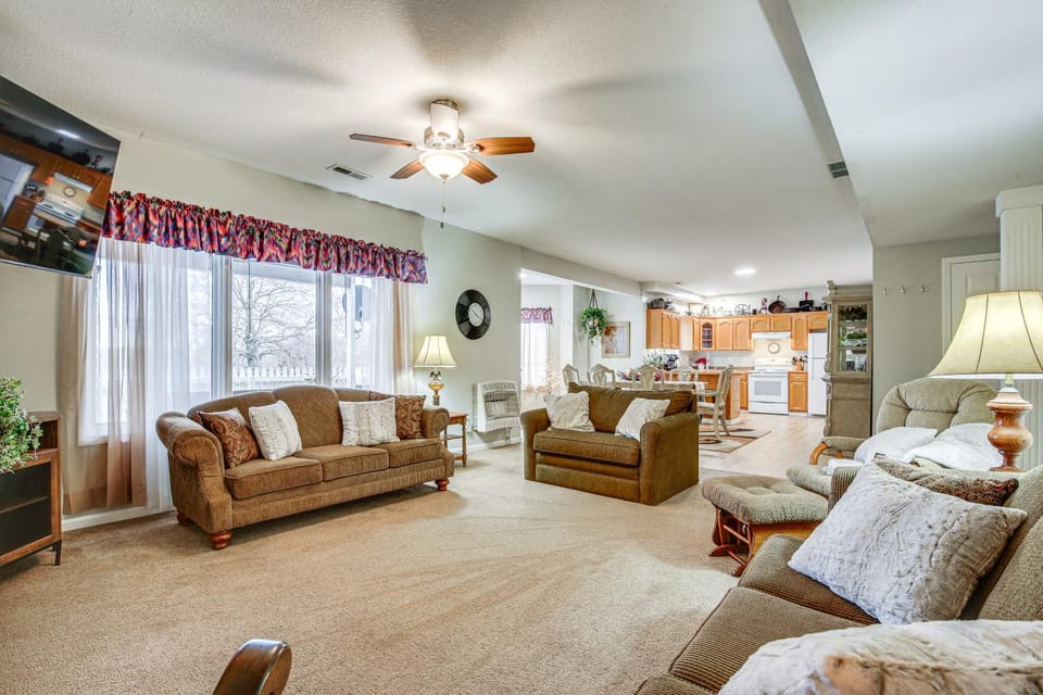 5 Mi to Fort Osage: Countryside Studio Apartment in Missouri