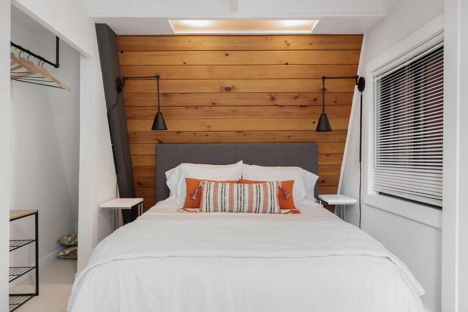 Perch - Shorewood A Frame House in Greenbank