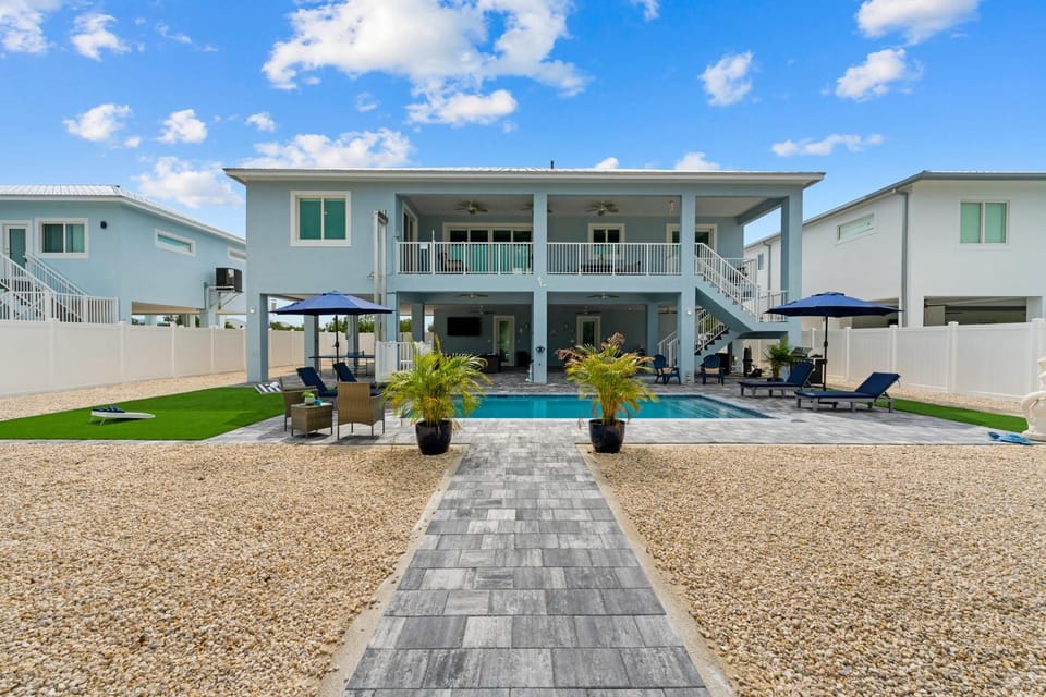Property building, Patio, Day, Garden, Garden view, Pool view, Swimming pool