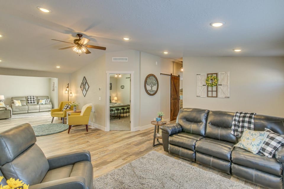 Modern Bloomington Home ~ 10 Mi to Bear Lake! House in Idaho