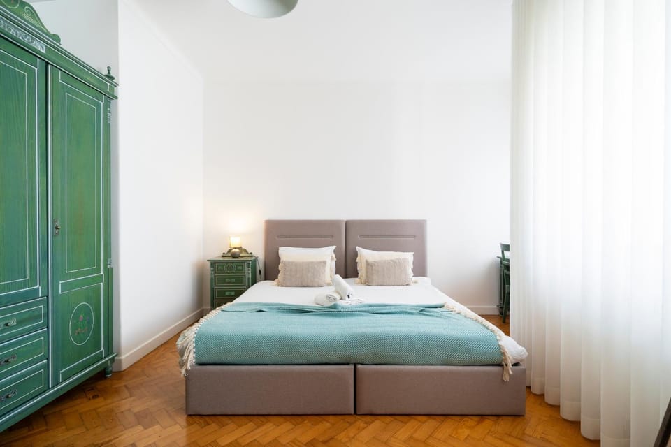 Bed, Bedroom, wardrobe