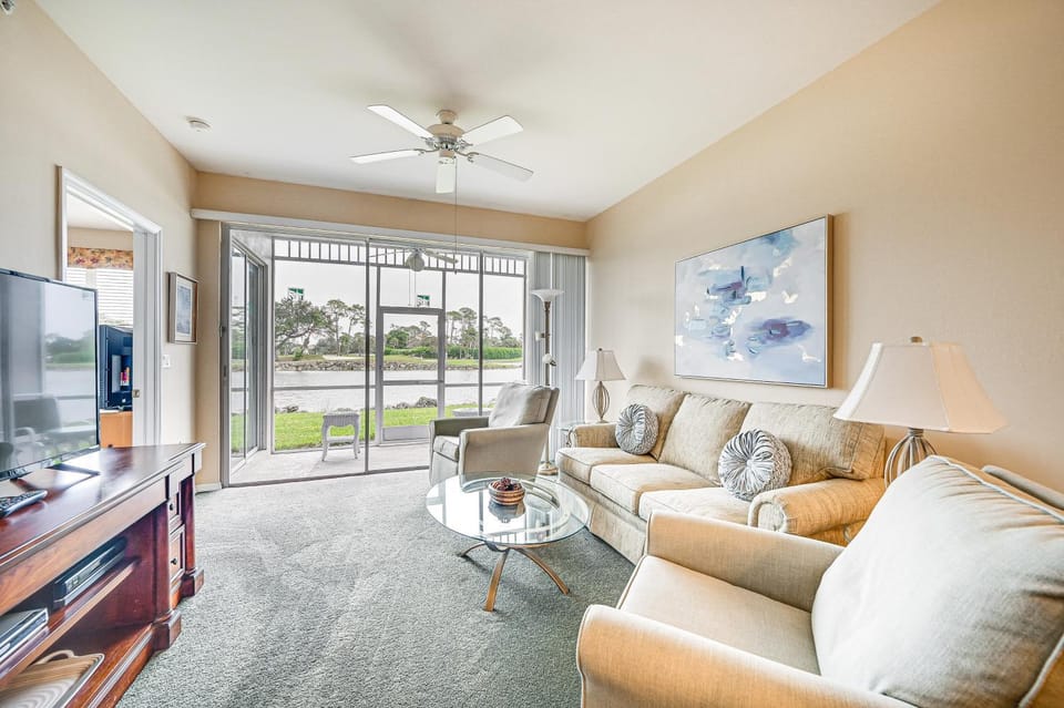 Naples Condo w/ Pond Views & Patio - Near Golf! House in Lely Resort