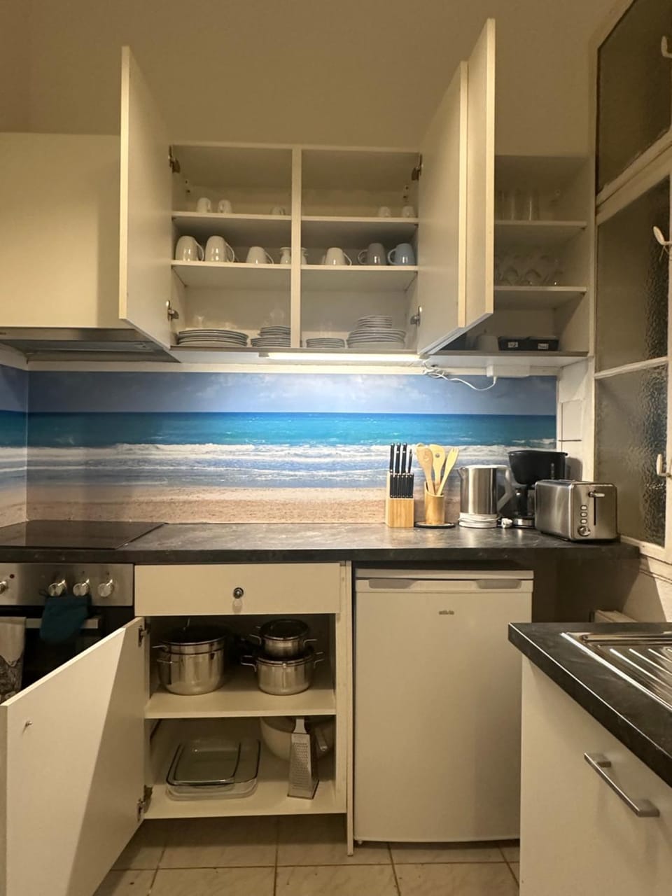 Kitchen or kitchenette