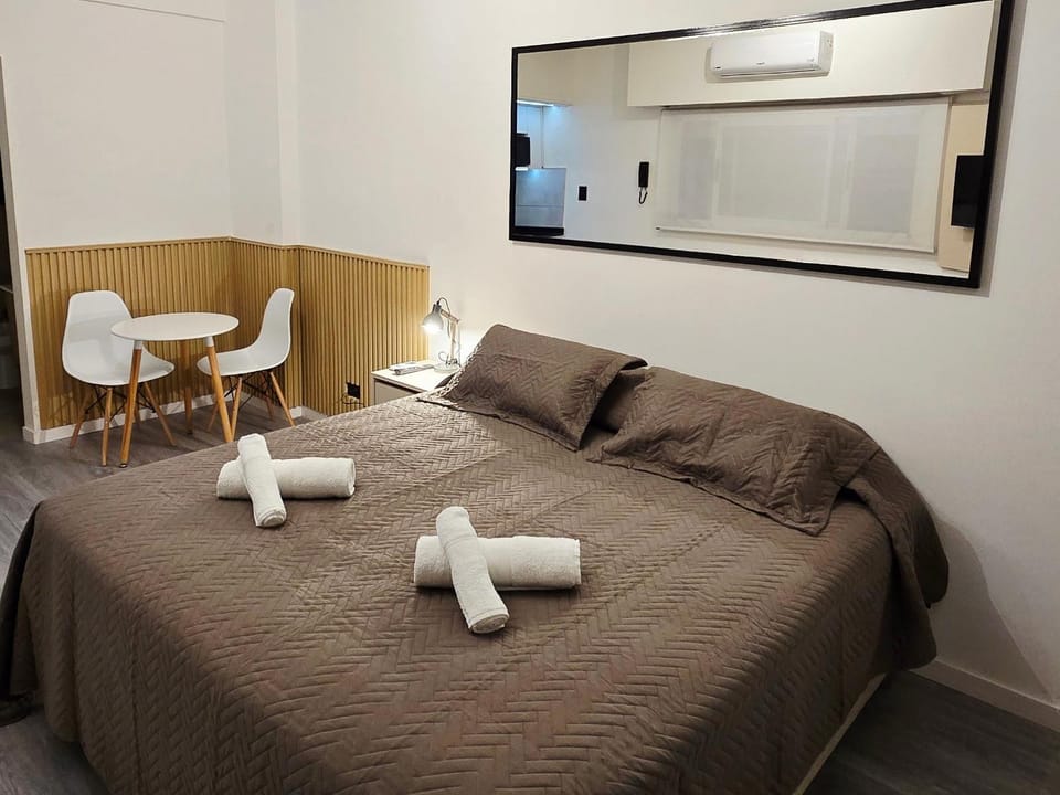 Living room, Seating area, Bedroom, towels