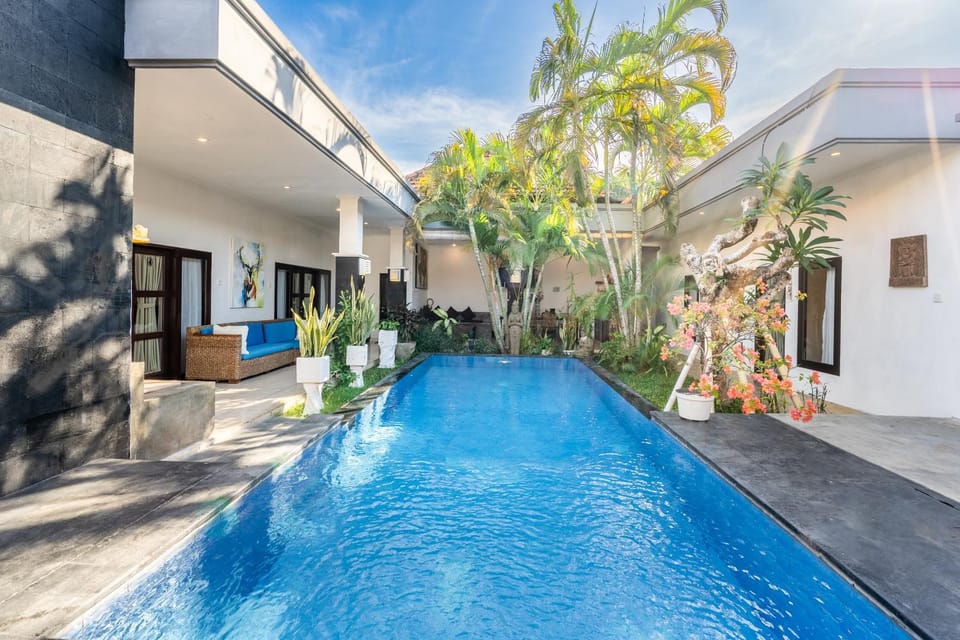 Property building, Swimming pool