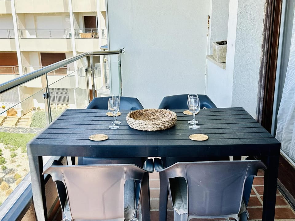 Apartamento frente al mar con terraza y parking privado en Roses - ES-258-37 Apartment in Roses