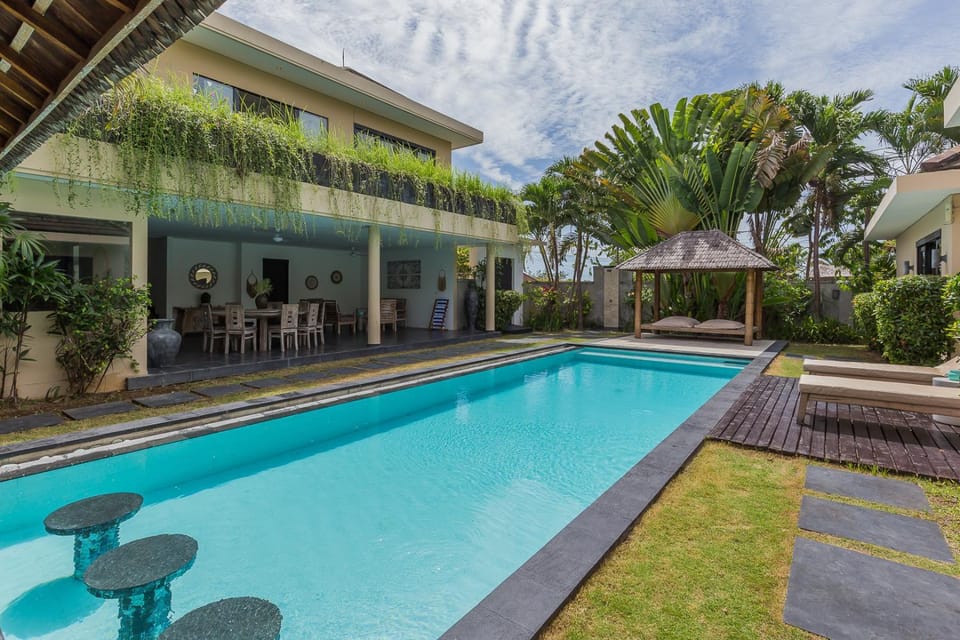 Beautiful Huge 4 bedrooms Villa in Canggu Villa in North Kuta