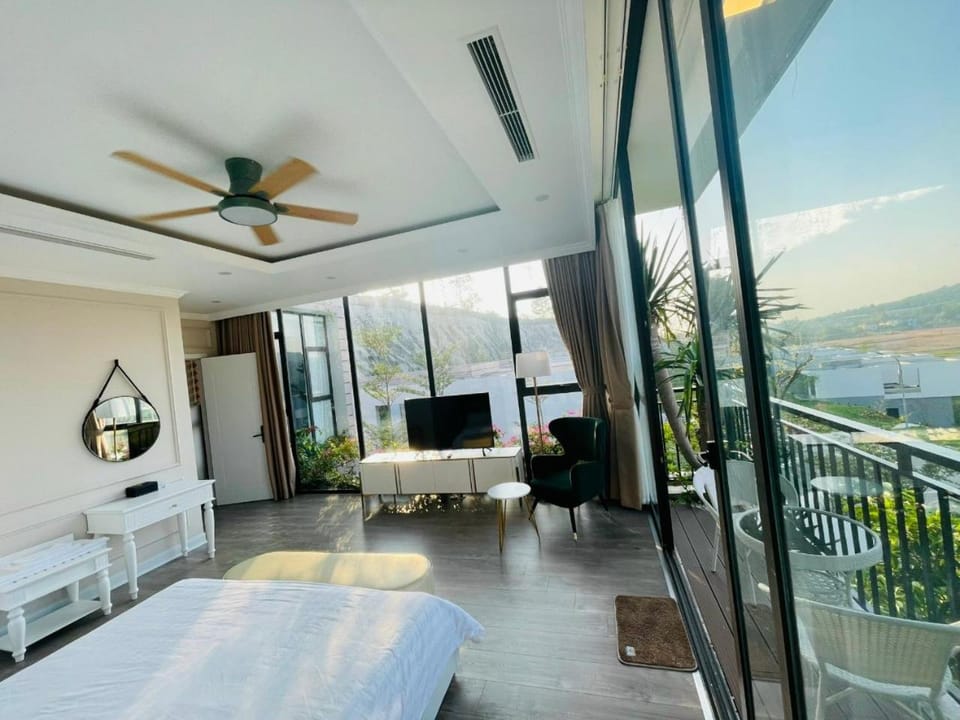 The Mango Villa - Venus- Flamigo Dai Lai E3-7 Villa in Vietnam