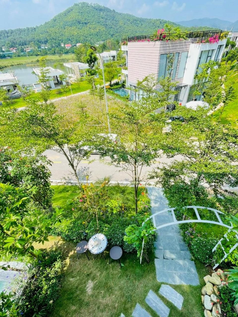 The Mango Villa - Venus- Flamigo Dai Lai E3-7 Villa in Vietnam