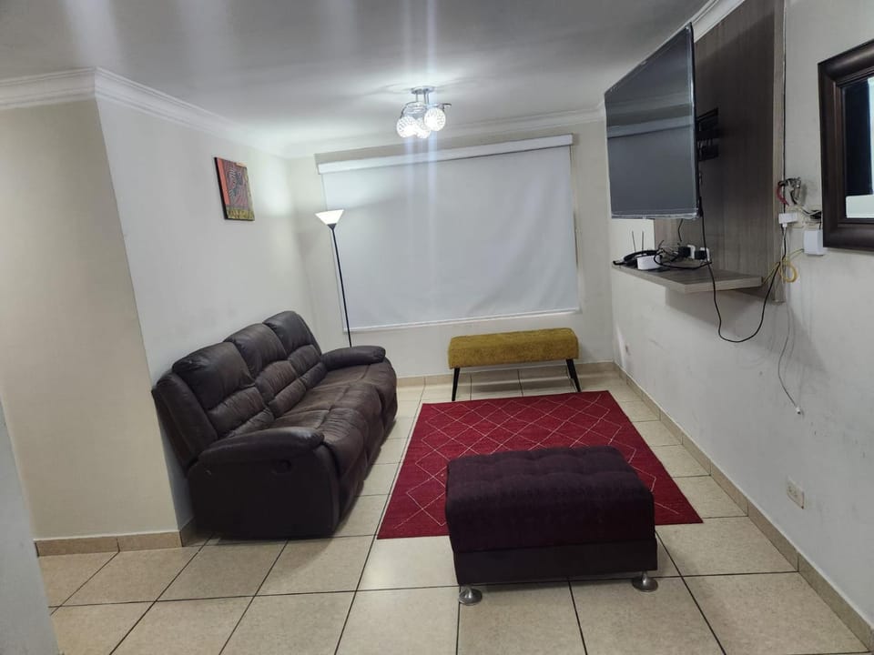 Communal lounge/ TV room, TV and multimedia, Living room, Evening entertainment