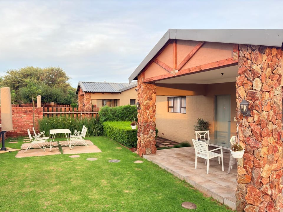 The Comfy Corner @ Skyfall Country Estate Apartment in South Africa