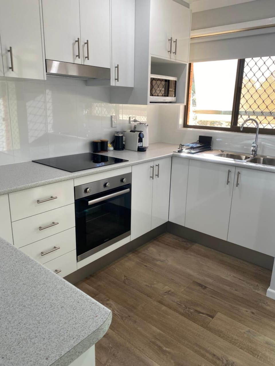 Restaurant/places to eat, Coffee/tea facilities, Kitchen or kitchenette, dishwasher, pet friendly, stove, toaster