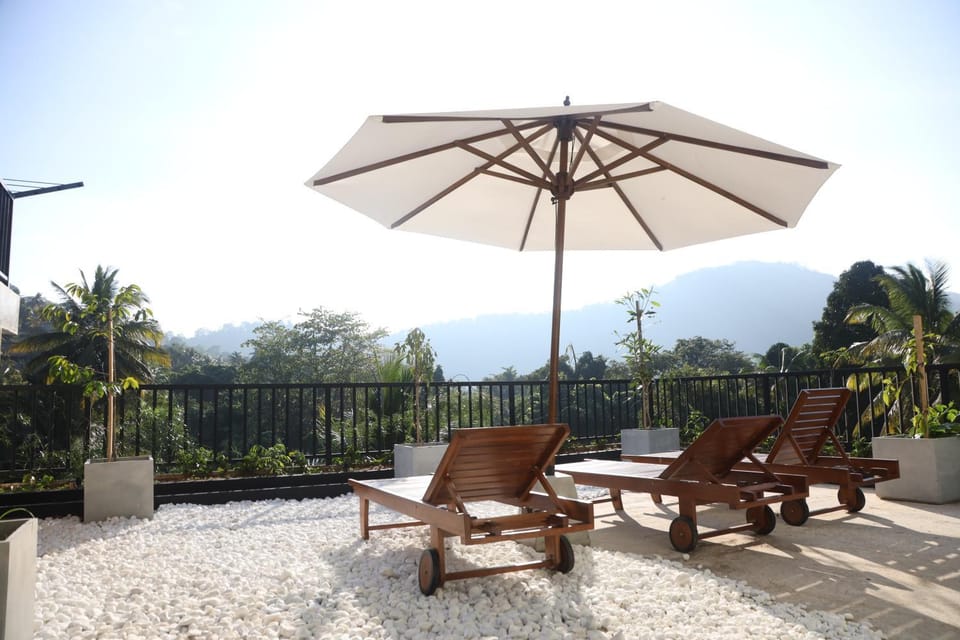 View (from property/room), Balcony/Terrace, Mountain view, sunbed