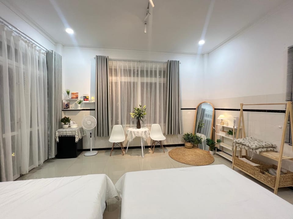 Photo of the whole room, Bedroom