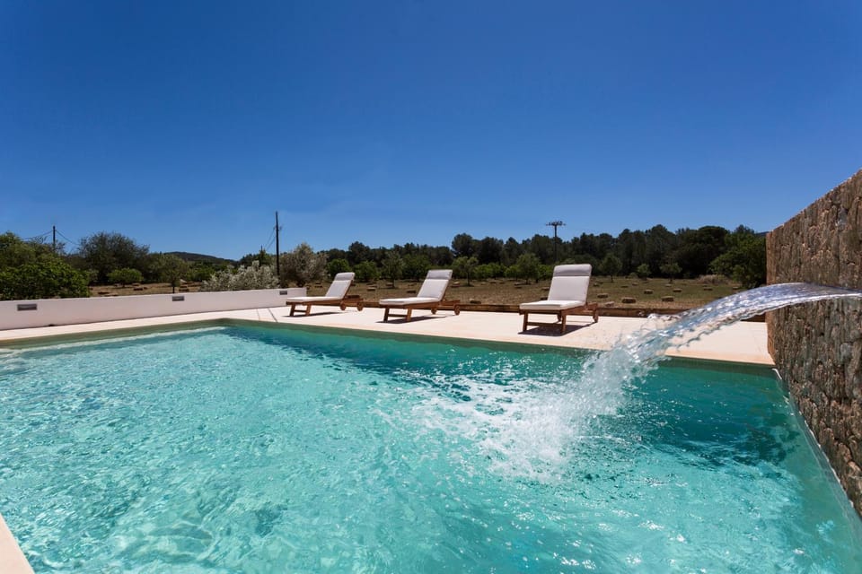 Swimming pool, Swimming pool