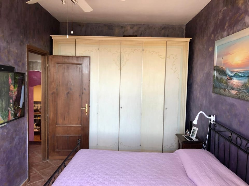 Bed, Photo of the whole room, Bedroom, wardrobe