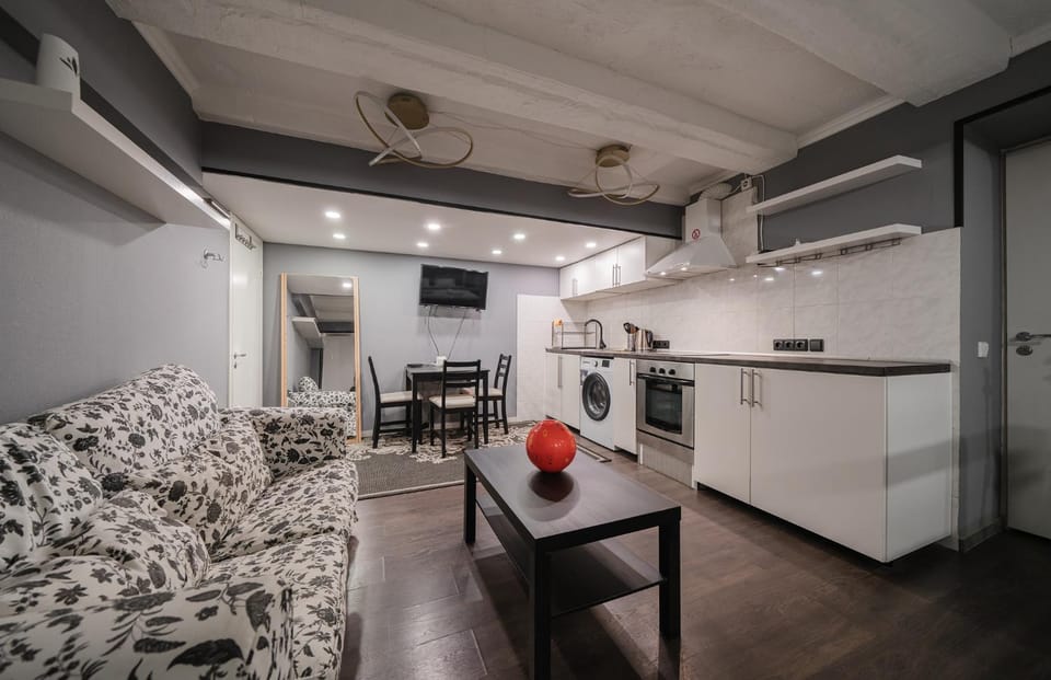 Kitchen or kitchenette, Living room