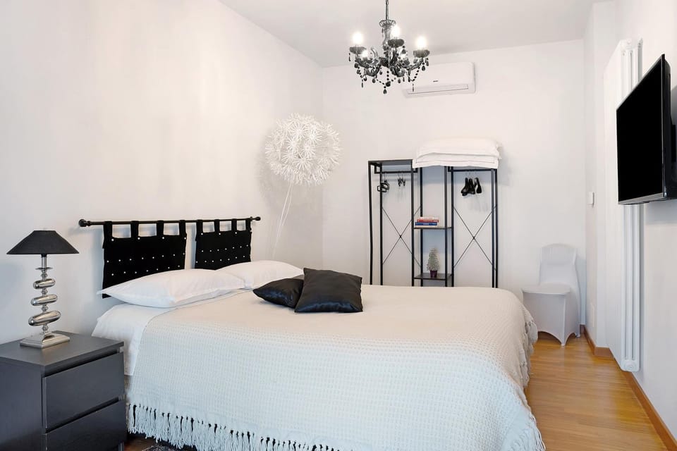 Living room, Bedroom