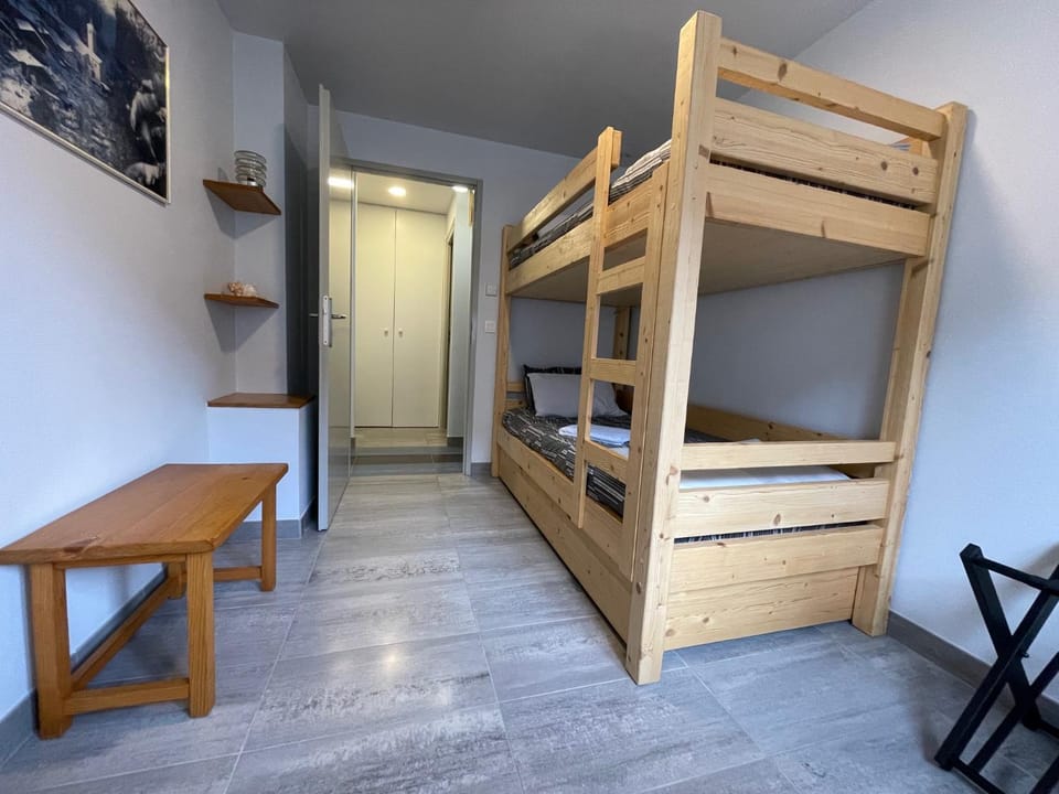 bunk bed