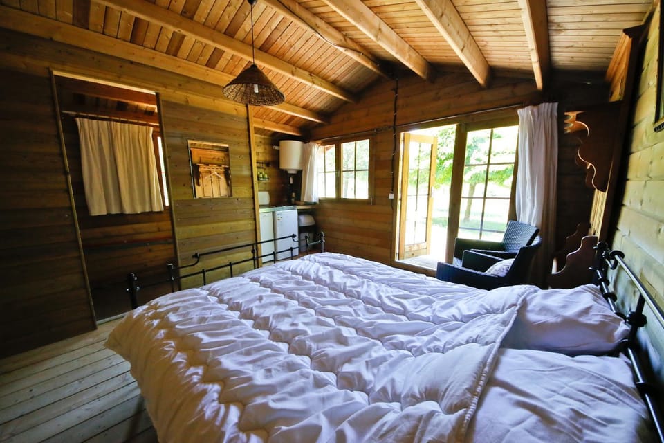 Domaine La faix, Gite le Verger Campground/ 
RV Resort in Auvergne-Rhône-Alpes